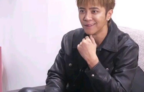 46岁罗志祥“猝死”上热搜第一，经纪人7字回应背后：一个微笑抑郁症患者的真实挣扎