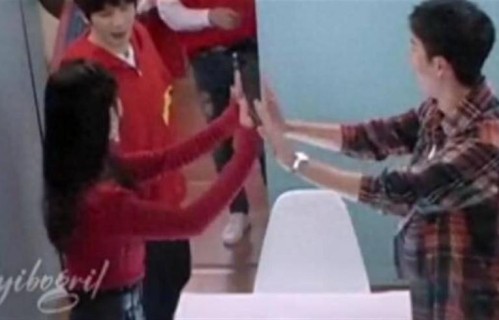 除了赵丽颖，这么多年没有哪个女明星能在王一博的碗里吃到过东西