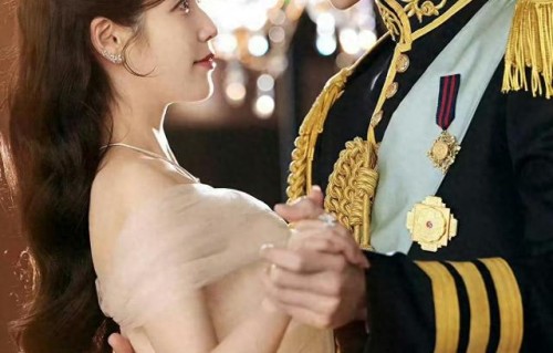 《21世纪大君夫人》首播破8%!IU边佑锡契约婚姻引爆收视_小熊的娱乐日记|收视率|宫|电视剧剧情讨论|Disney|电视剧盘点