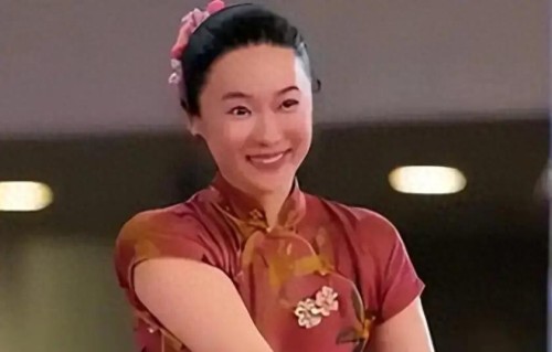 坐拥豪宅，绯闻无数，45岁豪门贵妇霍思燕不像表面那么简单