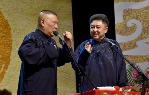 于谦醉酒砸挂，郭德纲翻跟头救场!德云社那些比段子还精彩的“名场面”_新闻