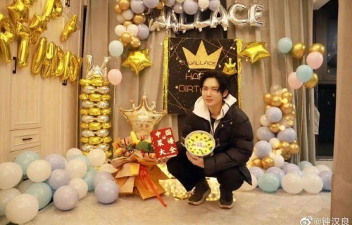 51岁钟汉良上海跑全马，肌肉线条惊艳全场，边跑步边聊天的状态绝了!|肖战|藏海传|马拉松|训练|全程