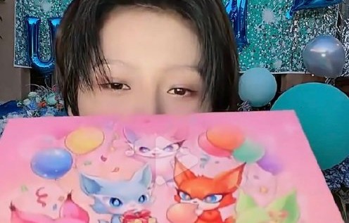 刘雨昕生日直播约定喵娲娲“下次见”，跨次元友谊引爆期待