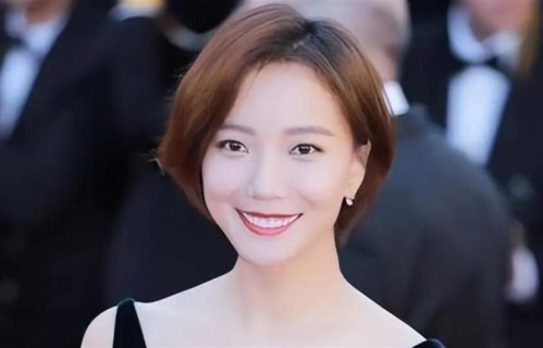 41岁王珞丹住进河北深山，与两条狗相依为命，终与母亲达成和解