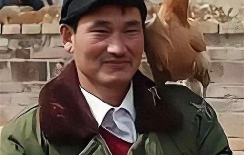 朱之文还在村里喂鸡，谣言说他跳楼了，有人信了却没人问真相