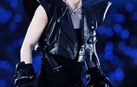 死要面子活受罪，薛之谦晒图自揭伤疤引热议，给年轻人们提了个醒 