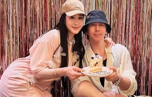 张伦硕，糊涂啊，​钟丽缇三个孩子都愿意改姓张，还去股市证明自己