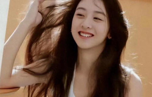 森蝶18岁近照曝光！下巴矫正后侧脸美翻了，女大十八变真不是说说