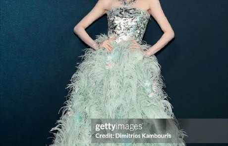 除了朴彩英和宋雨琦，这次蒂芙尼活动还有哪些其他知名艺人出席？