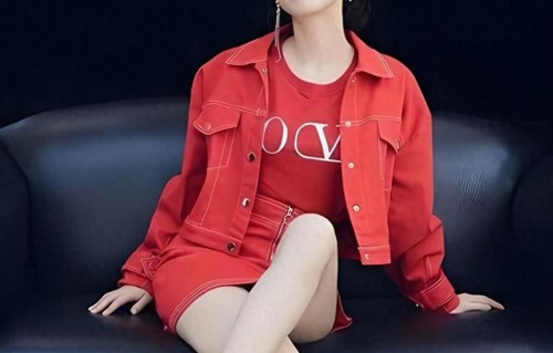 离婚后黄圣依大变样，瑞士留学竟开启逆天逆袭？