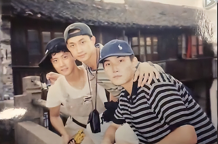 大学时代,王阳(中)与任重、张铎